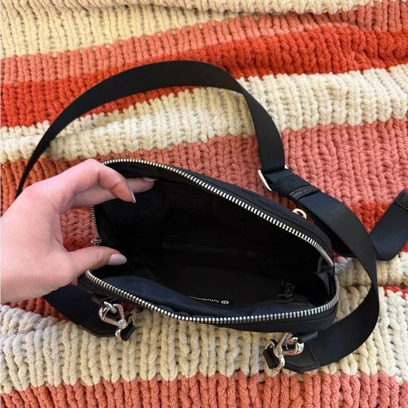 lululemon athletica Black Crossbody Bag - Picture 6 of 8